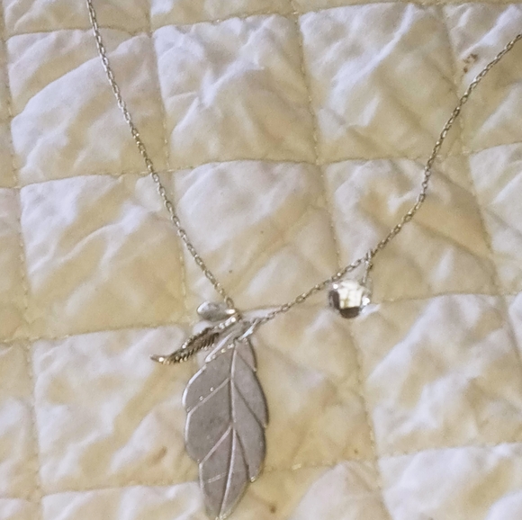 Beautiful handmade necklace with 3 charms - Picture 3 of 4